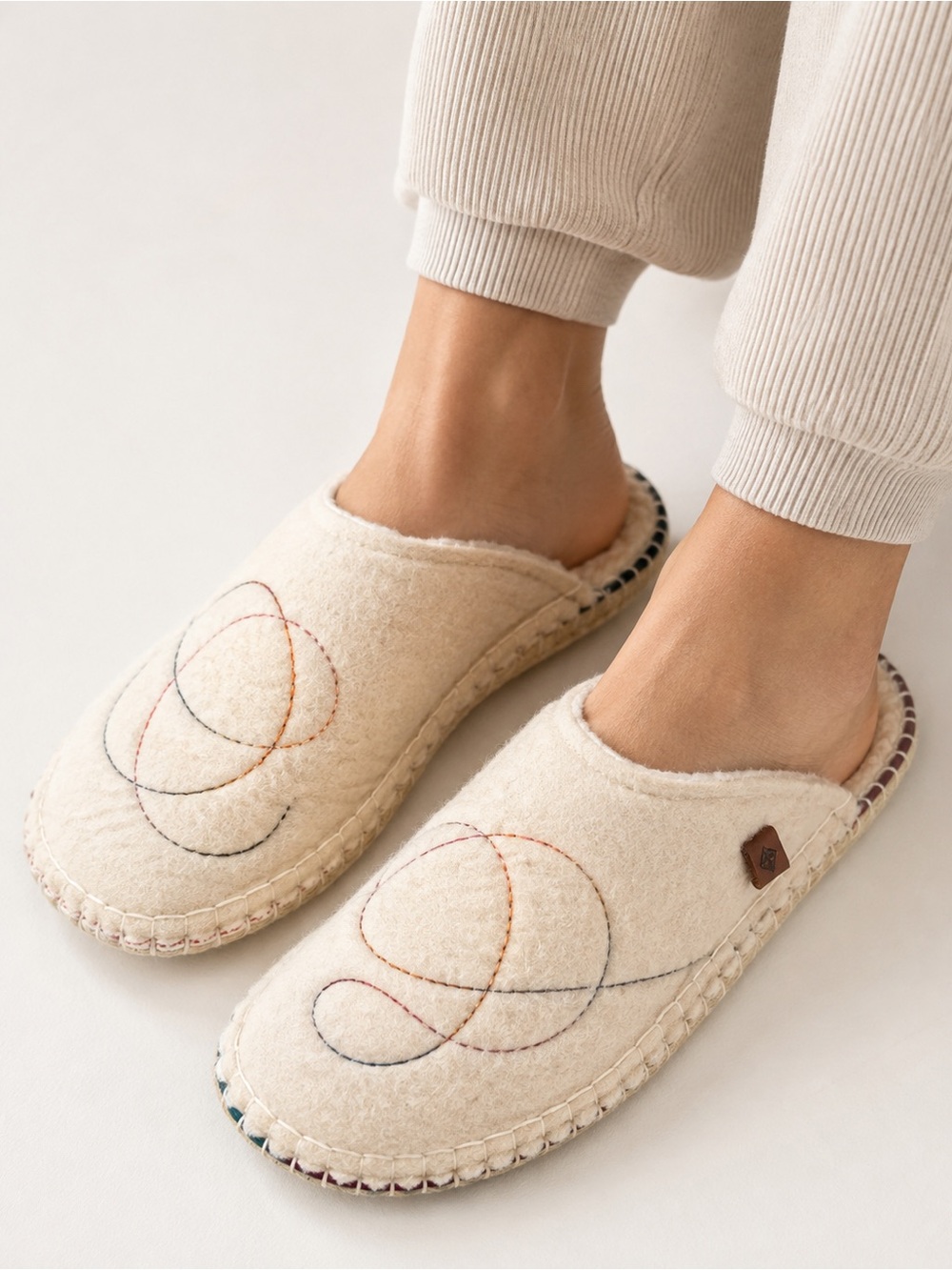 Don Quichosse France Women 39/9 Felt Slippers Espadrille Mules Embroidered